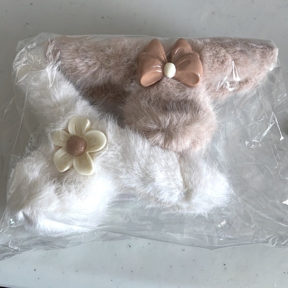 NWT - Hair clips (2pk) - Picture 7 of 8